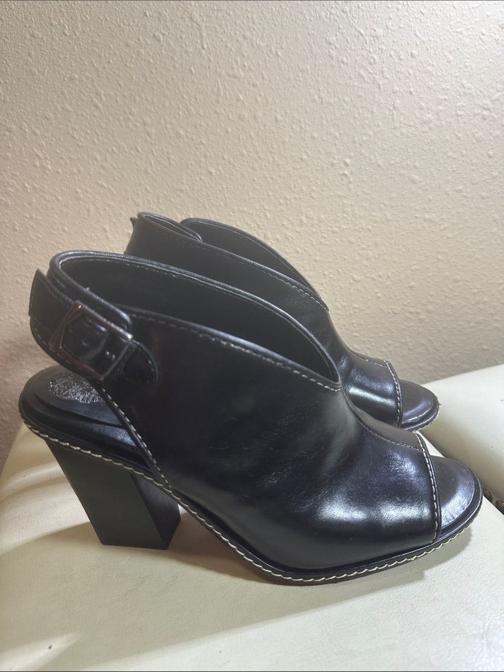 Vince Camuto heels - Picture 2 of 7